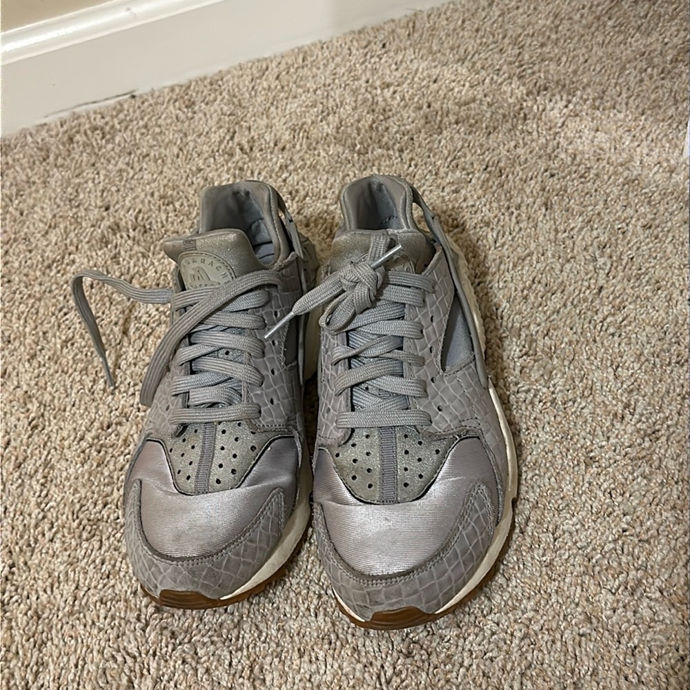 Grey Nike Huaraches (Still in good condition)